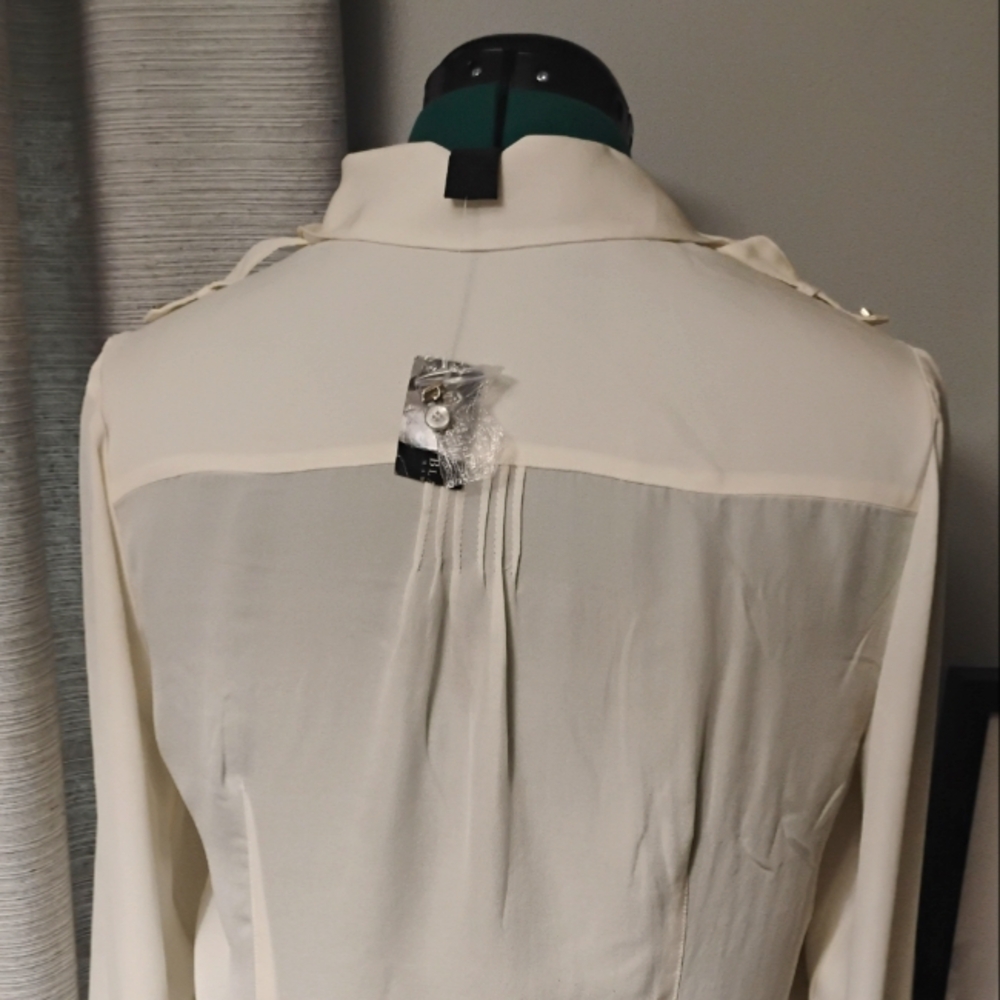 White House Black Market Long Sleeved Silk Bouse, Sz 8 NWT - Picture 7 of 11